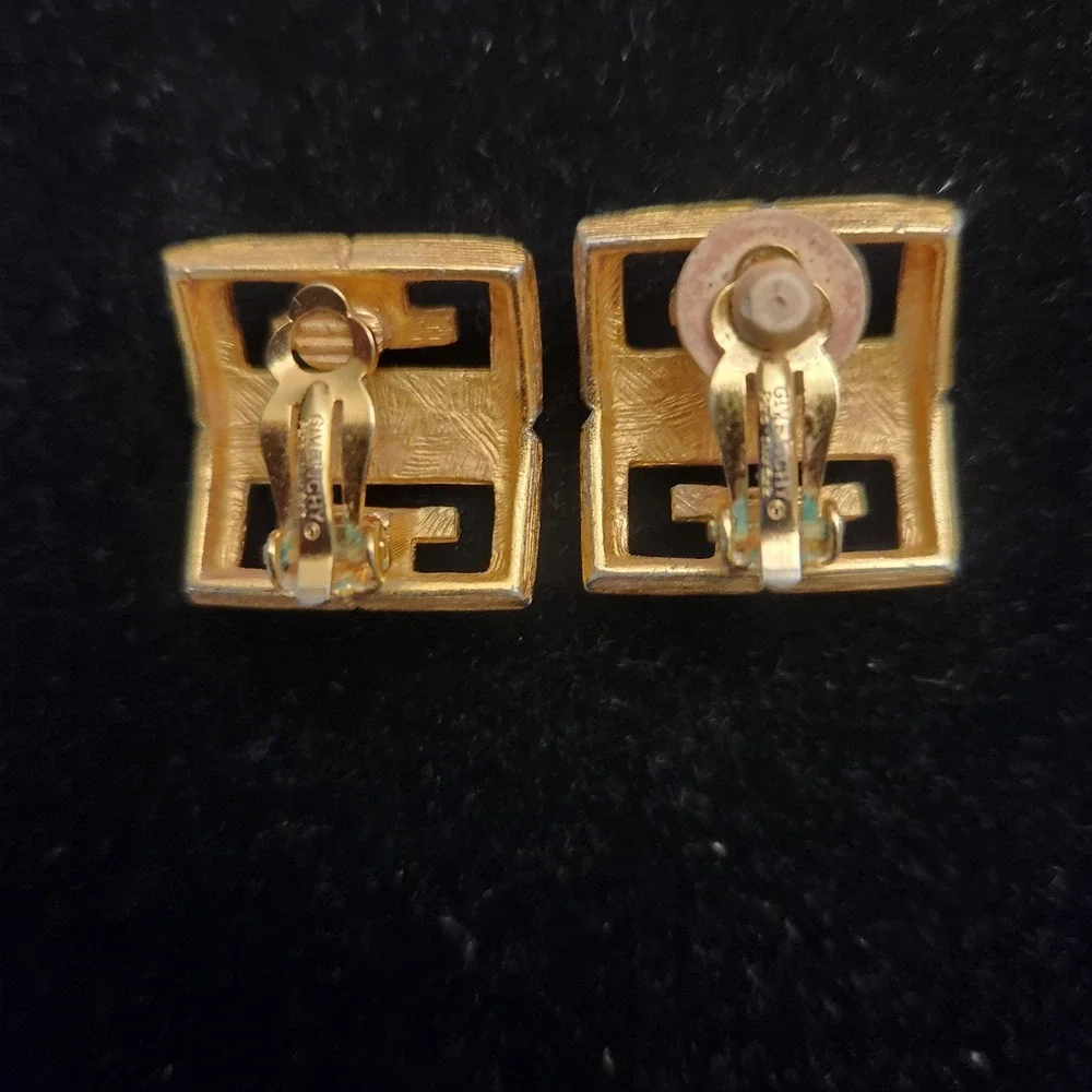 GIVENCHY GG GOLD PLATED EARRINGS‎ Clip-on